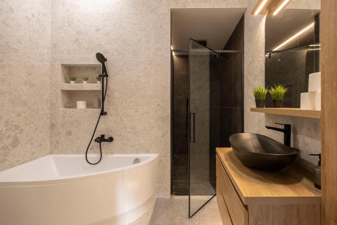 Luxurious & Spacious Central Residence With Balcony Budapest Eksteriør bilde