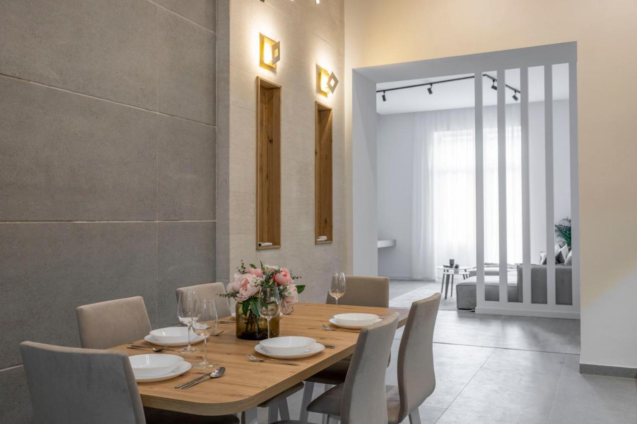 Luxurious & Spacious Central Residence With Balcony Budapest Eksteriør bilde