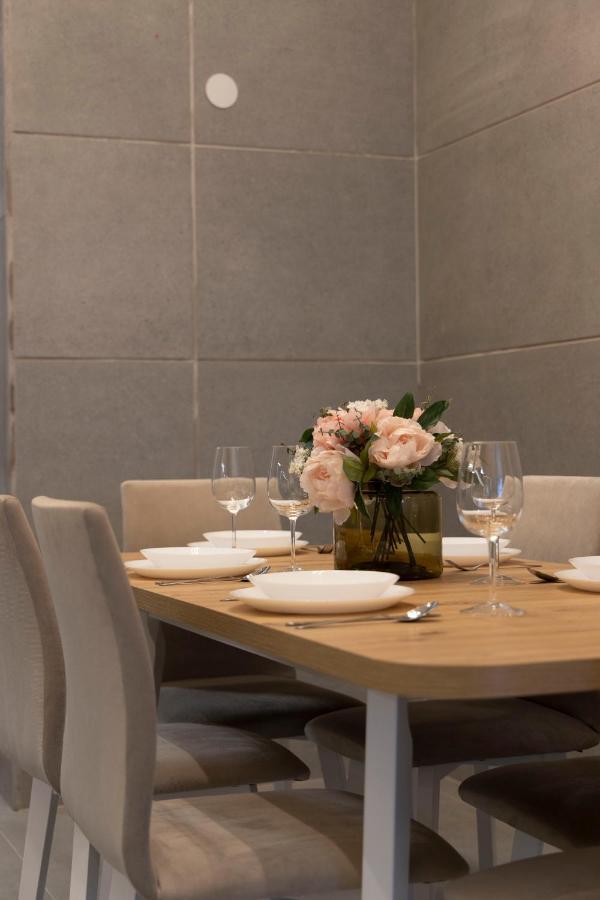 Luxurious & Spacious Central Residence With Balcony Budapest Eksteriør bilde