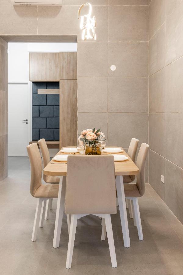 Luxurious & Spacious Central Residence With Balcony Budapest Eksteriør bilde