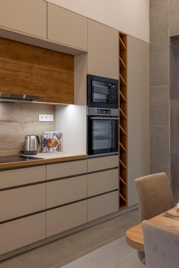 Luxurious & Spacious Central Residence With Balcony Budapest Eksteriør bilde